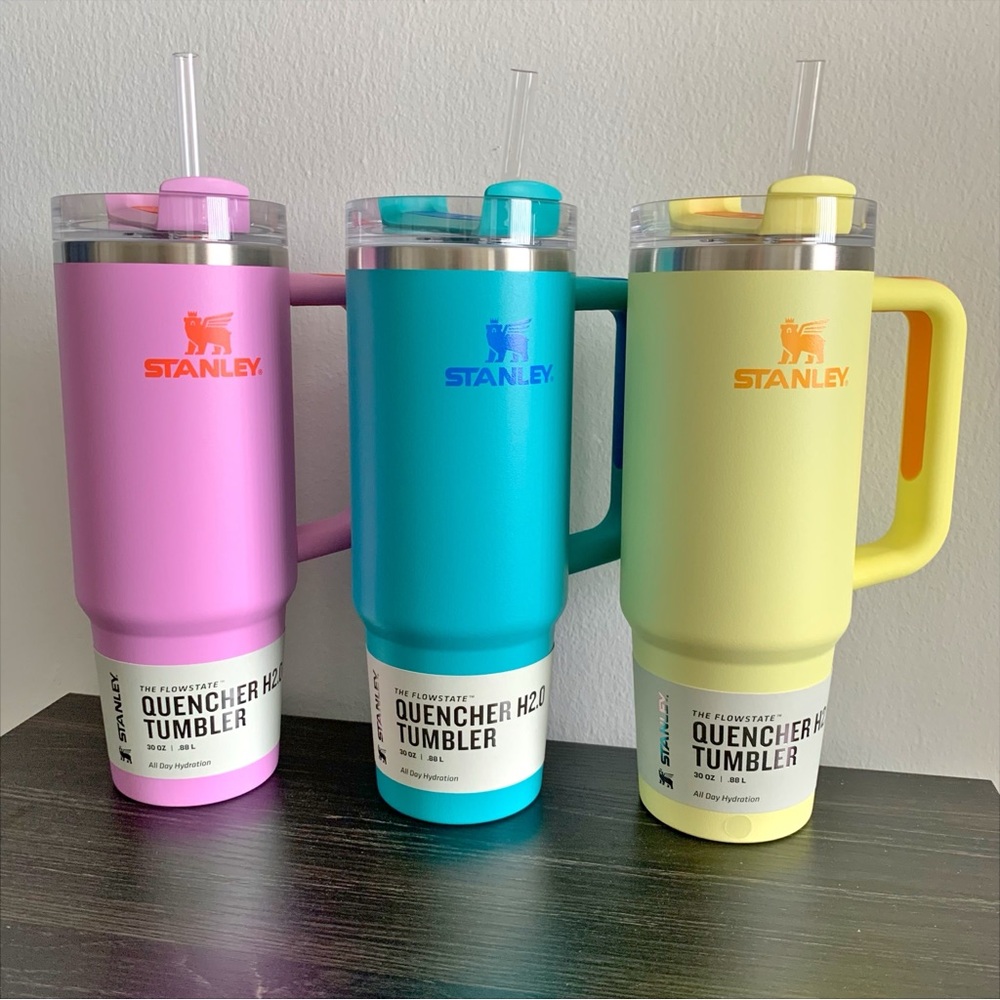 NEW SET OF THREE Stanley Flowstate Quencher H20 Tumblers 30 oz